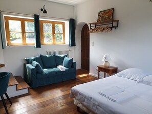 1 bedroom, iron/ironing board, travel crib, WiFi