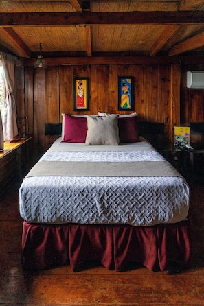 Quarto casal clássico, vista para a montanha | Wi-Fi de cortesia, roupa de cama