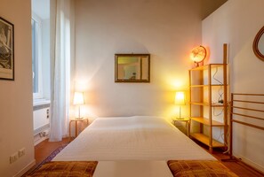1 chambre, fer et planche à repasser, Wi-Fi gratuit, draps fournis