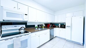 Fridge, microwave, dishwasher, coffee/tea maker