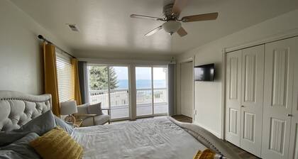 Lakefront Oasis - Lakefront w/ Views, Private Shared Dock, Wrap Around Deck
