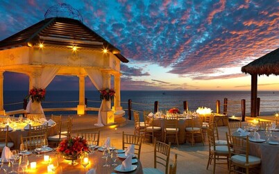 Luxurious Penthouse Suite on the Ridge or Beachfront side- Playa Grande Resort 