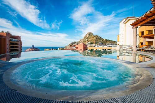 Luxurious Penthouse Suite on the Ridge or Beachfront side- Playa Grande Resort 