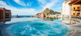 Luxurious Penthouse Suite on the Ridge or Beachfront side- Playa Grande Resort 