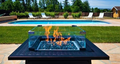 Sonoma Country Cottage w/ Pool, Spa, & Bocce