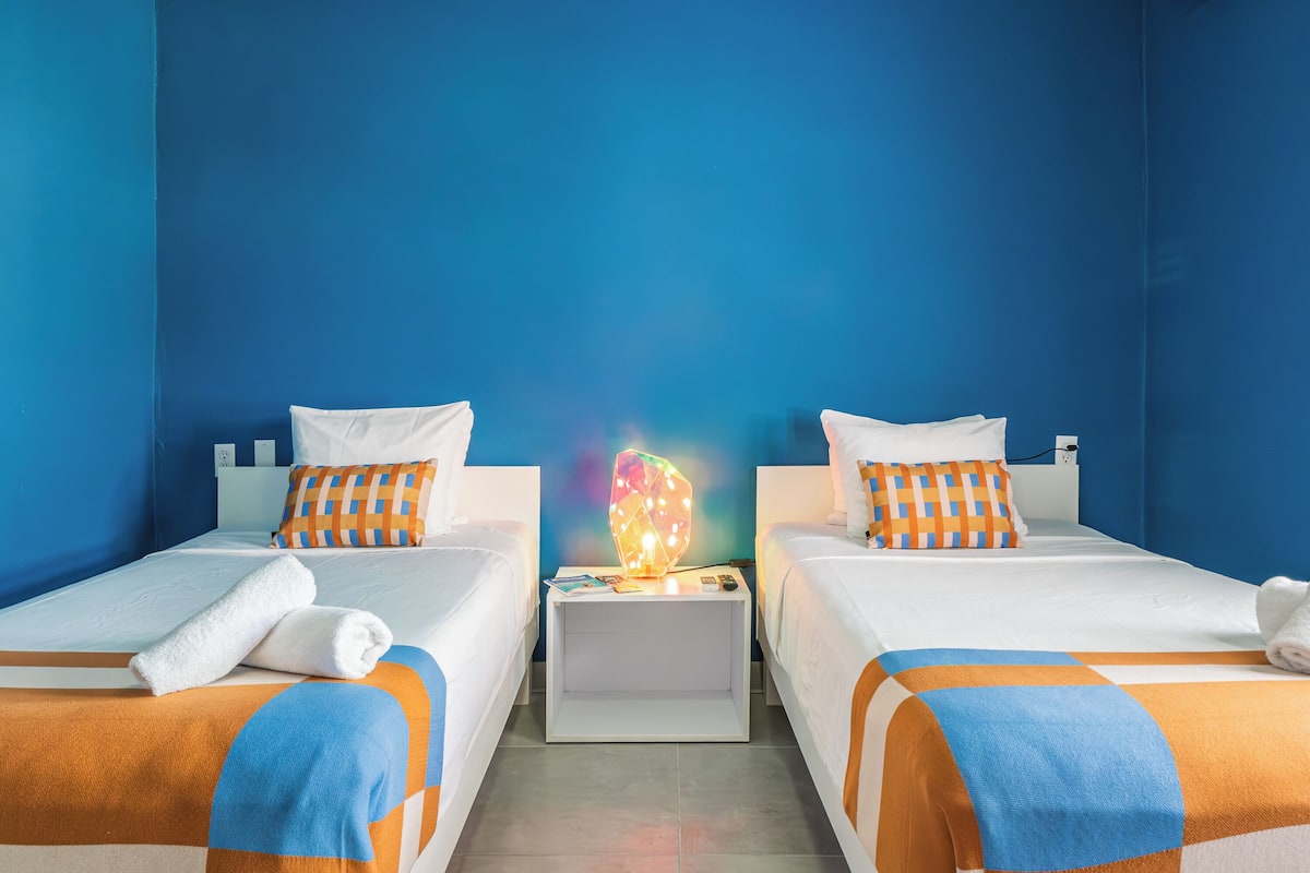 Habitación Royal doble, 1 cama de matrimonio grande, no fumadores, baño privado | Ropa de cama hipoalergénica, edredones de plumas, caja fuerte