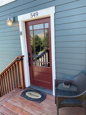 Exterior detail - New Downtown 3 Bedroom Upstairs Flat with views (Ashland)