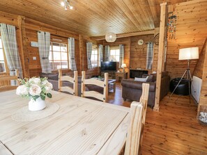 Cottage | Living area - Sun View Lodge (Llanbedr)