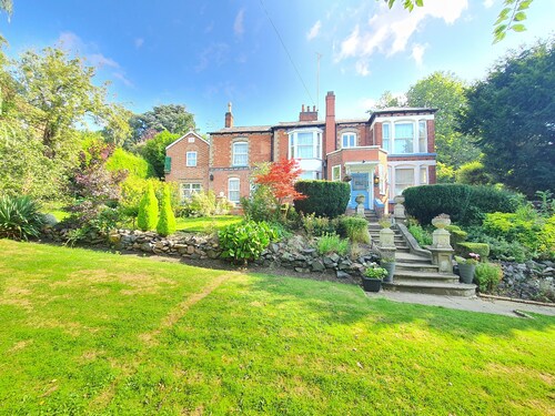 Detached Unique Period Country House Located in Leicester
