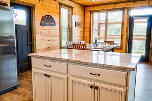 Dining - Smokey Mnt. Getaway w/Hot Tub, Deck + Amazing view (Sevierville)