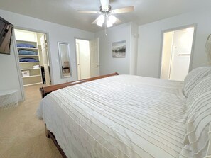 3 bedrooms, desk, iron/ironing board, travel cot