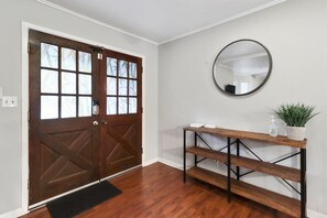 Interior - Gainesville Game Day Home with Patio and Grill! (Gainesville)