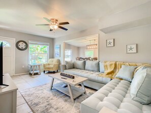 Living area - House 5 min from the beach 8 min from Siesta Key (Sarasota)