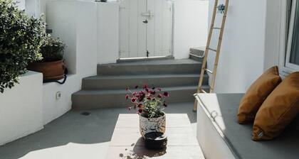 Kalyva House in center of Oia