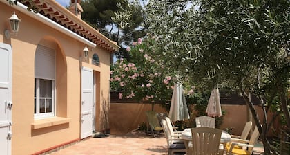 Villa indépendante dans quartier résidentiel, plage et commerces à proximité