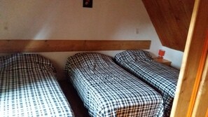 2 chambres, fer et planche à repasser