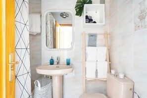 Bathtub, towels - Home2Book Caletillas Breeze & Comfort (Tenerife)