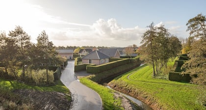Detached house; garden fenced with conifers; lots of privacy; near the Wadden Islands
