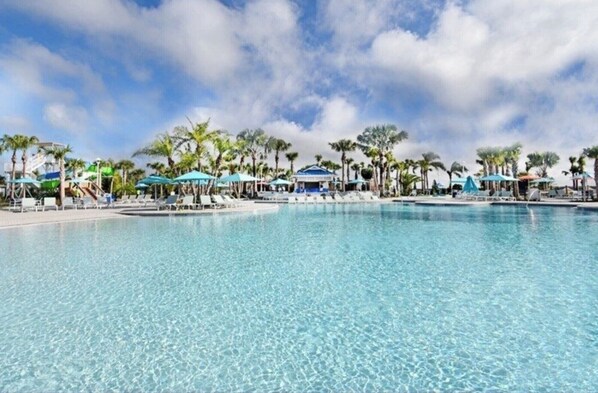 室外游泳池，恒温泳池