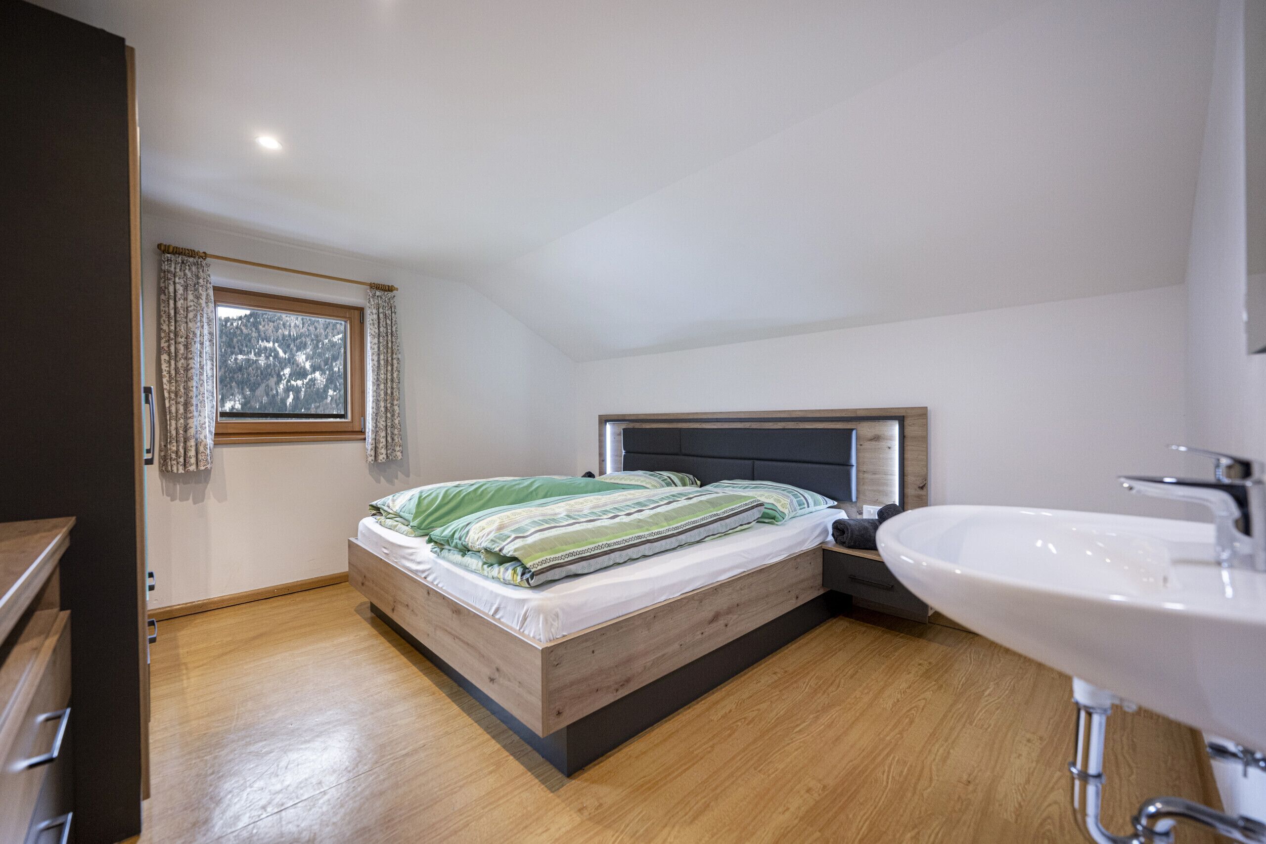 2 quartos, Wi-Fi de cortesia, roupa de cama