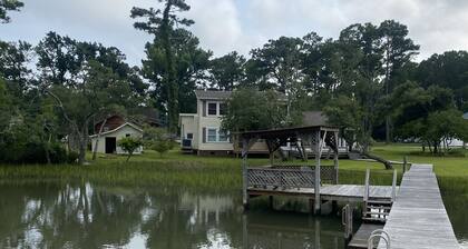 ~Creek front heaven! Stunning View~ Private dock~