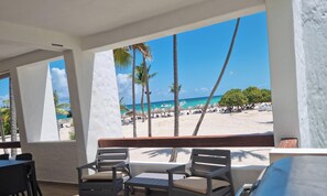 Outdoor dining - Stanza Mare B-201 Beach Front Bavaro, Punta Cana ,Best View Fully Equipped 3R-3B (Punta Cana)