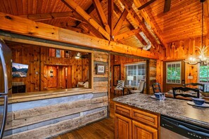 Interior - Private, 1 mile to Downtown, Hot Tub, Firepit (Gatlinburg)