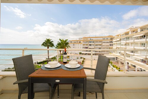 Luxury apartment directly on the sea