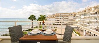 Luxury apartment directly on the sea