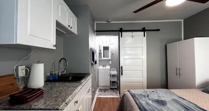 Quaint & Cozy Efficiency #7