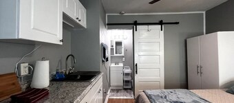 Quaint & Cozy Efficiency #7