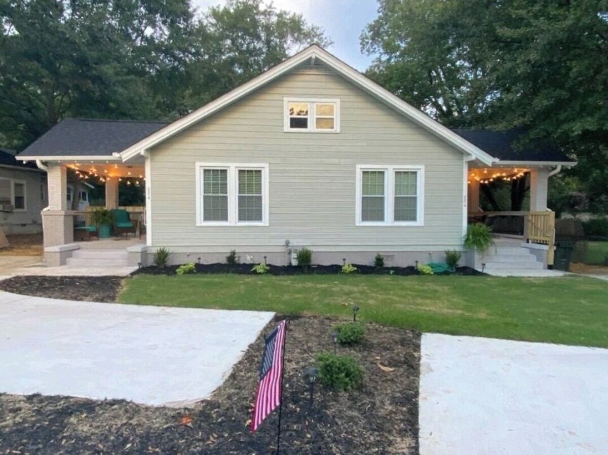 Photo 16 of Greer Twin Cottage A - Walk to City Park and Downtown Greer
