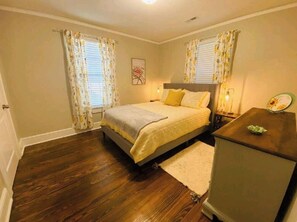 2 bedrooms, desk, iron/ironing board, free WiFi