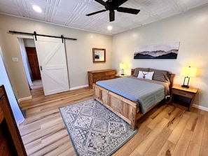 5 bedrooms, free WiFi, bed sheets