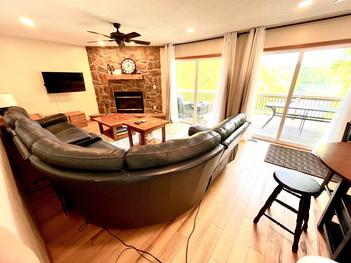 Smart TV, DVD player, video library