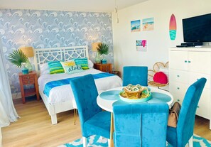 1 soverom, safe på rommet, strykejern/-brett og wi-fi (inkludert)