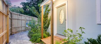 Creekside Cottage- Experience St. Aug's Newest Tiny Home