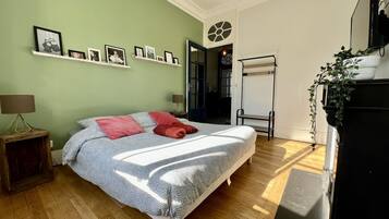 2 bedrooms, iron/ironing board, free WiFi, bed sheets