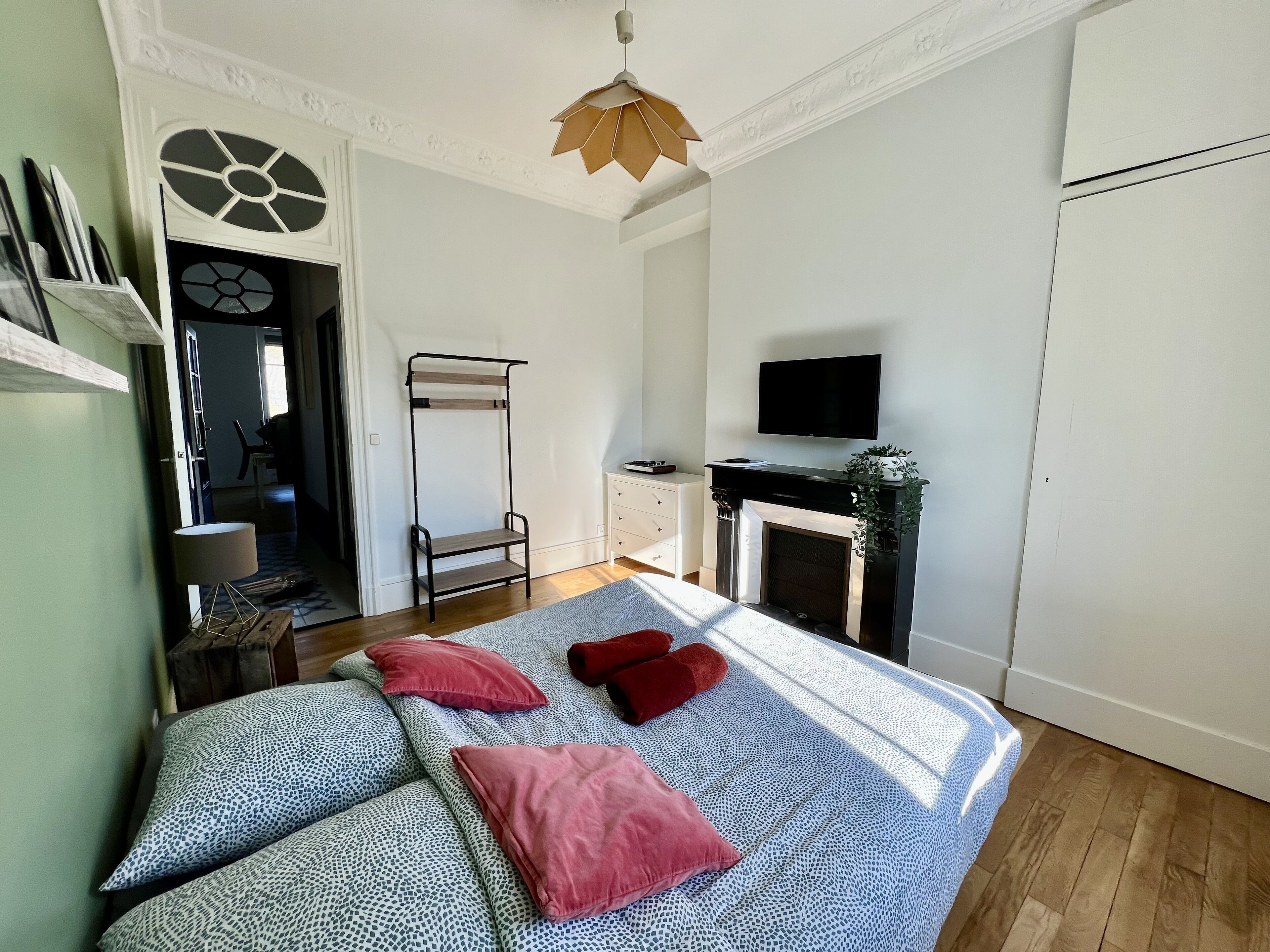 2 chambres, fer et planche à repasser, Wi-Fi gratuit, draps fournis