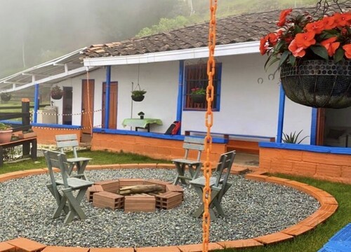 Delightful 4 bedroom farm in Palmitas Antioquia
