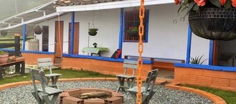 Delightful 4 bedroom farm in Palmitas Antioquia