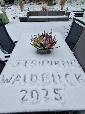 Property grounds - Vacation home Waldblick in the beautiful Vulkaneifel near Gerolstein by the forest! (Hohenfels-Essingen)