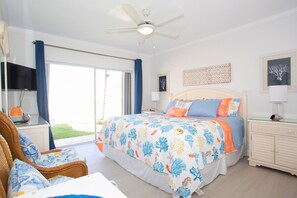 2 bedrooms, in-room safe, iron/ironing board, free WiFi - Ocean Front Divers Haven - World Class Diving & Snorkeling One Giant Stride Away (West Bay)