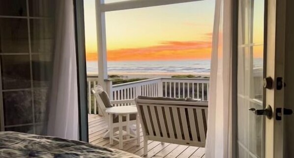 3 bedrooms, iron/ironing board, travel cot, free WiFi