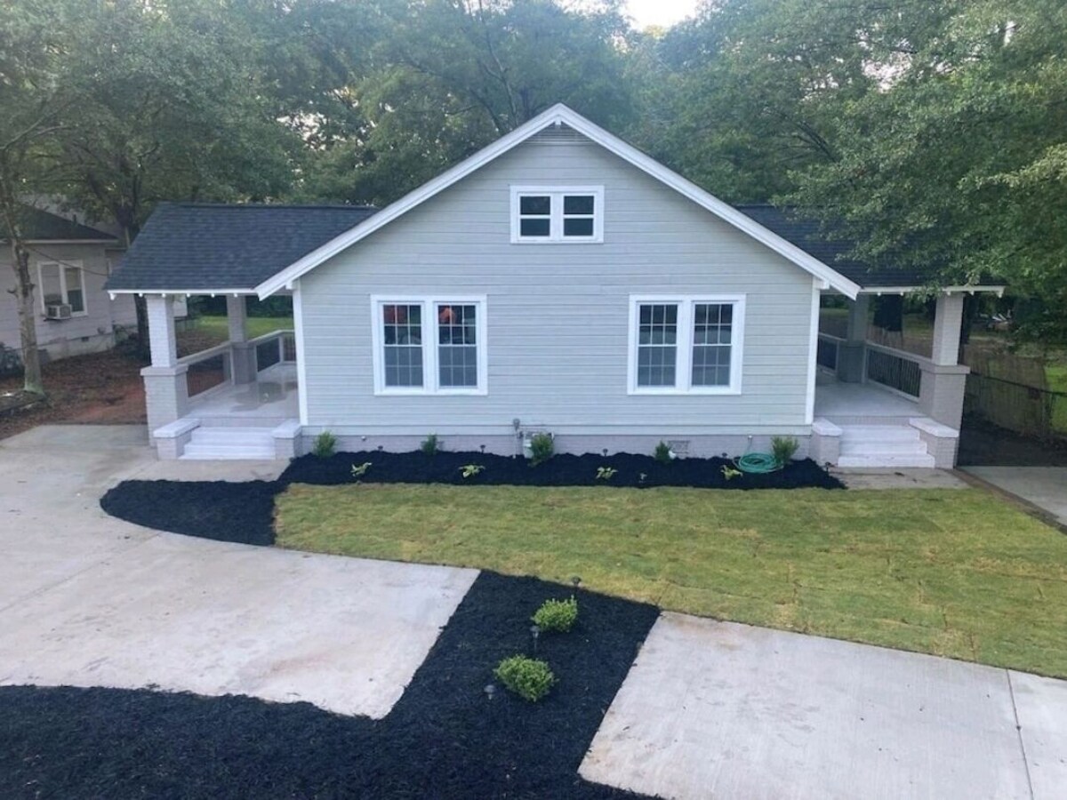Photo 7 of Greer Twin Cottage B - Walk to City Park and Downtown Greer