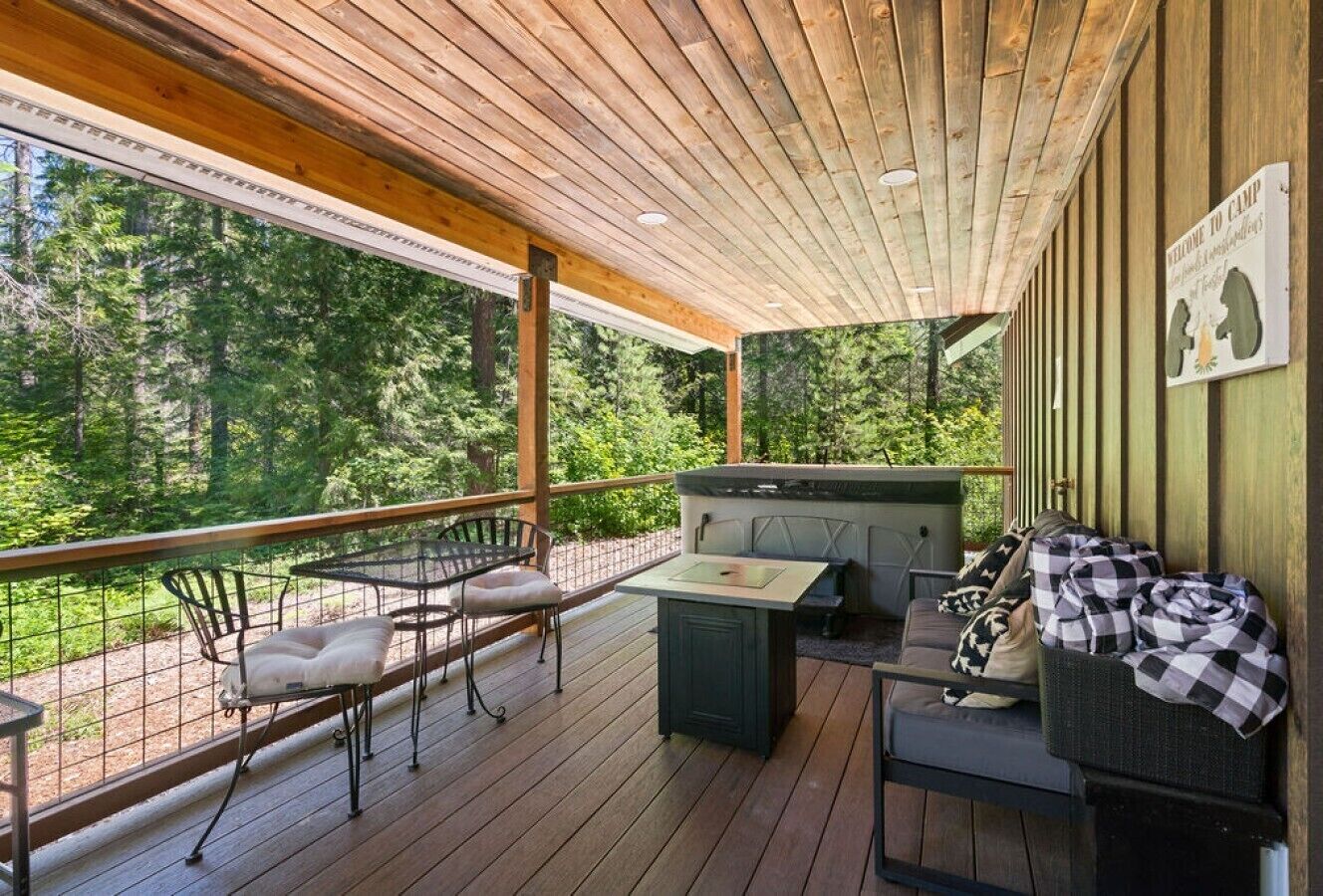 Deck with Private Hot tub