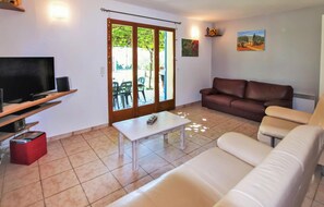 Smart-TV, DVD-Player, Tischtennisplatte, Stereoanlage