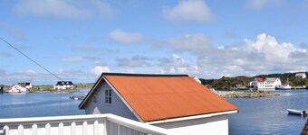 Lovely home in Vedavågen with WiFi