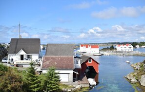 Exterior - Gorgeous home in Vedavågen with house sea view (Vedavågen)