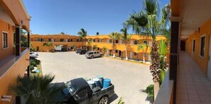 Property grounds - HOTEL PARAISO DEL VALLE (Comondu)